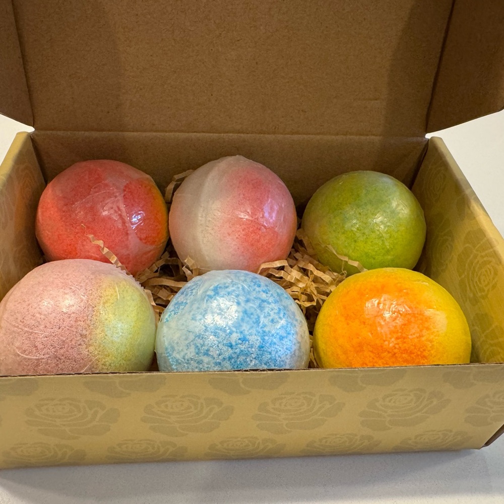 Colorful Bath Bomb Set - Picture 2 of 4